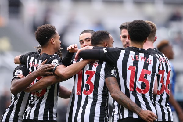 El Newcastle de Miguel Almirón se repone con un triunfo