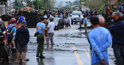 La Nación / Tifón Goni golpea Filipinas y causa al menos diez muertos
