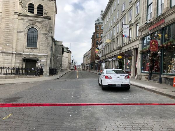 Hombre armado con un sable mata a dos personas en Canadá la noche de Halloween - Mundo - ABC Color