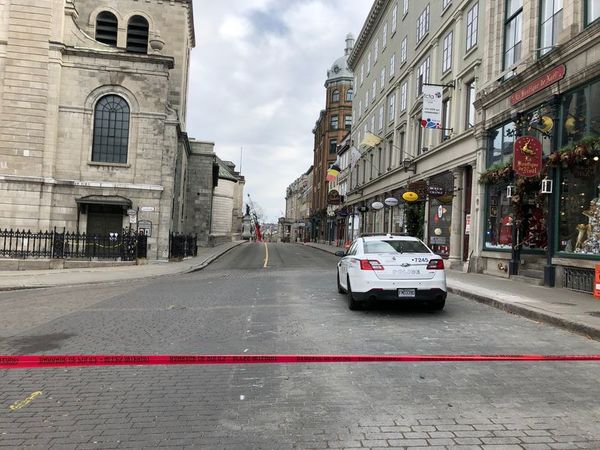 Hombre armado con un sable mata a dos personas en Canadá la noche de Halloween  - Mundo - ABC Color