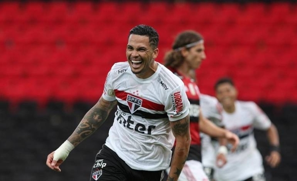 HOY / Sao Paulo golea al Flamengo y le impide asumir el liderato