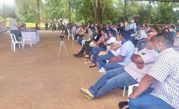 Frente Guasu profundiza debate sobre "recuperación de tierras malhabidas"