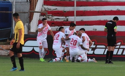 HOY / River estrena técnico con un triunfazo ante Guaraní