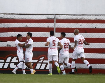 River vence a Guaraní y conquista su primera victoria en el campeonato