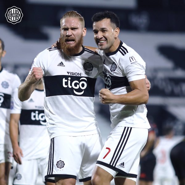 El Decano no respeto al Santo y lo venció con tres goles