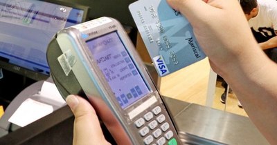 La Nación / Cantidad de tarjetas de crédito baja al igual que su consumo