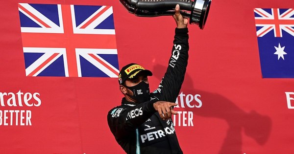 La Nación / Nadie para a Lewis Hamilton