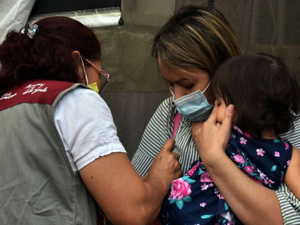 Coberturas de vacunación bajan y temen brotes de otras afecciones