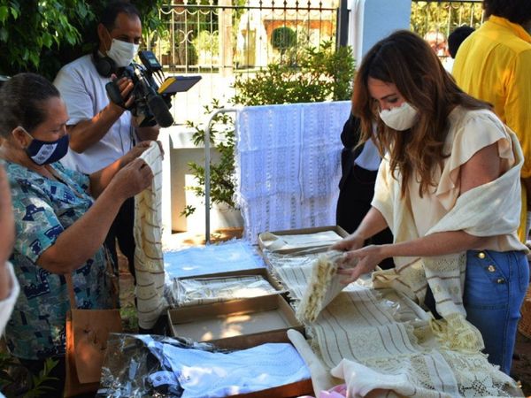 Guairá: En Yataity buscan salvaguardar la confección del ao po’i con la enseñanza