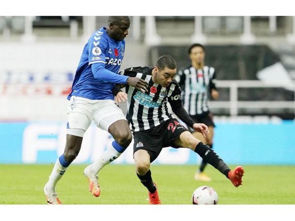 Almirón es titular y Newcastle gana