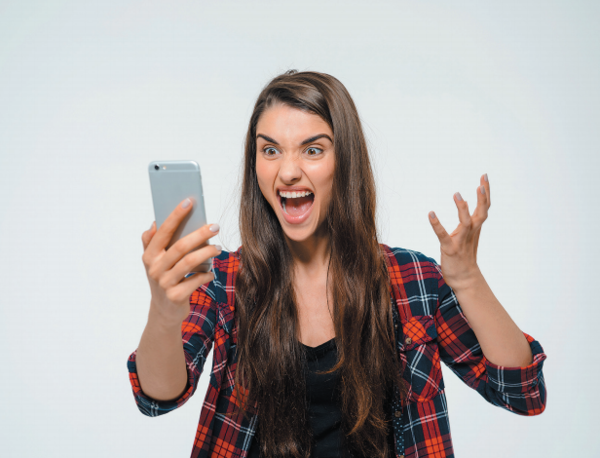 Crónica / “Si mi pareja está en línea y no me responde me siento mal”