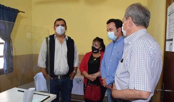 Caazapa: Gobernador se reunió con el Presidente del IPS - Noticiero Paraguay