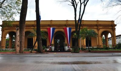 Gobernación de Concepción maneja recursos de manera informal