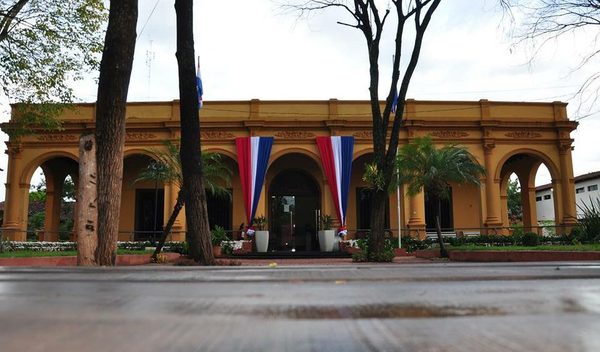Gobernación de Concepción maneja recursos de manera informal