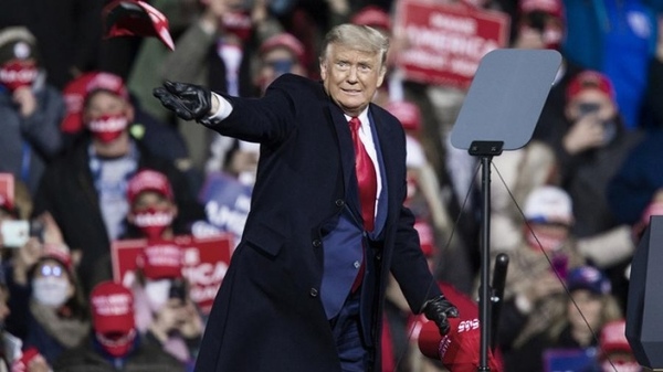Trump lanza un último intento de revertir la ventaja de Biden en vísperas de las elecciones | .::Agencia IP::.