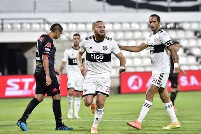 Olimpia consigue su primera victoria, ante San Lorenzo
