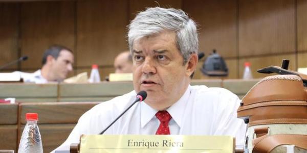 Convención no puede prorrogar mandato de autoridades partidarias, advierte senador
