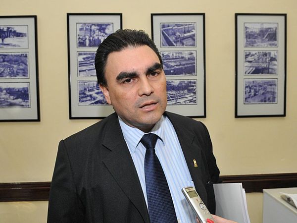 Carlos Pereira confirma que asumirá como nuevo ministro del MUVH