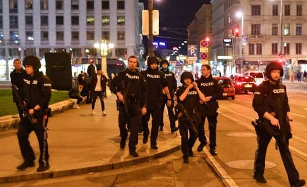 HOY / Austria: confirman ataques terroristas en el centro de Viena