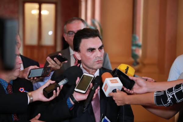 Ejecutivo oficializó a Carlos Pereira como ministro de MUVH - Megacadena — Últimas Noticias de Paraguay