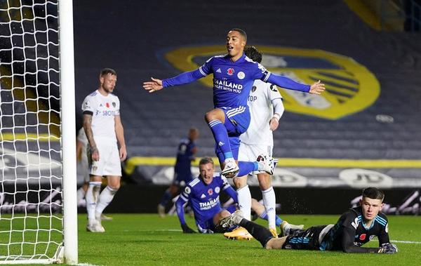 Leicester castiga al Leeds y se hace escolta