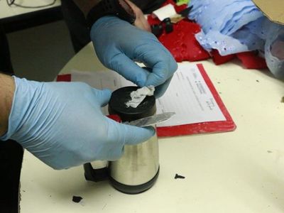 Hallan éxtasis y cocaína con destino a Tailandia y Maldivas