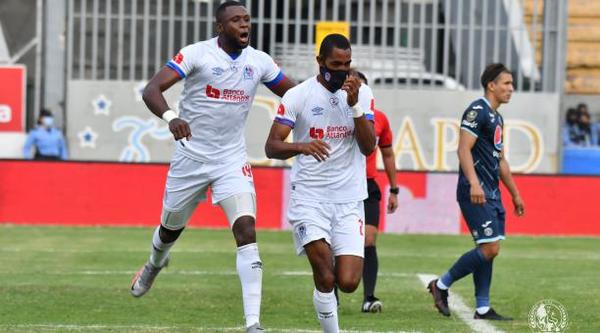 Jerry Bengston, el goleador con tapabocas
