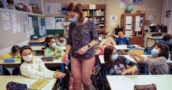 La Nación / Francia: 12 millones de niños regresan a las aulas