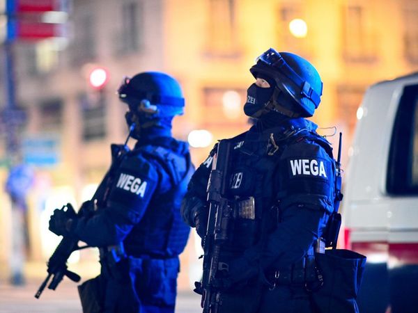 Viena sufre su primer atentado terrorista en cuatro décadas