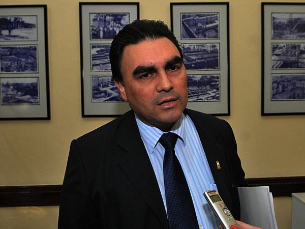 Mario Abdo no cedió a presión y designó a técnico en MUVH