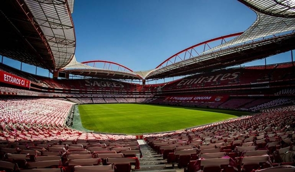 HOY / Portugal suspende la presencia de público en los estadios de fútbol