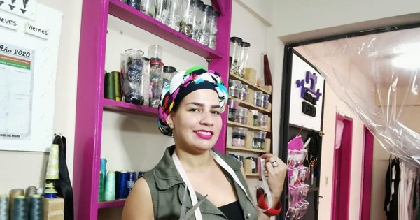 La Nación / Emprendedores LN: perdió su trabajo de vestuarista y revivió la Clínica del Vestido de la madre