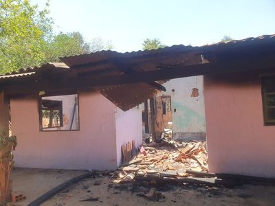 Incendio deja en la calle a una familia loreteña