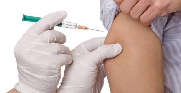 HOY / Alerta sobre riesgo de brotes de enfermedades por falta de vacunación durante pandemia