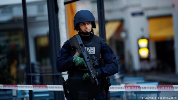 Tras atentado en Viena, Alemania refuerza los controles en sus fronteras