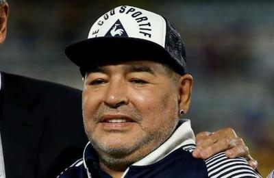 Maradona fue internado en un clínica: 'Está caído, sin ganas de comer ni de hablar' - SNT