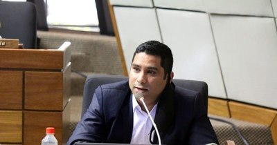 La Nación / Ulises Quintana podría ganar la intendencia de CDE, asegura diputado