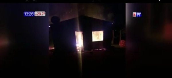 Vivienda arde en llamas en San Ignacio | Noticias Paraguay