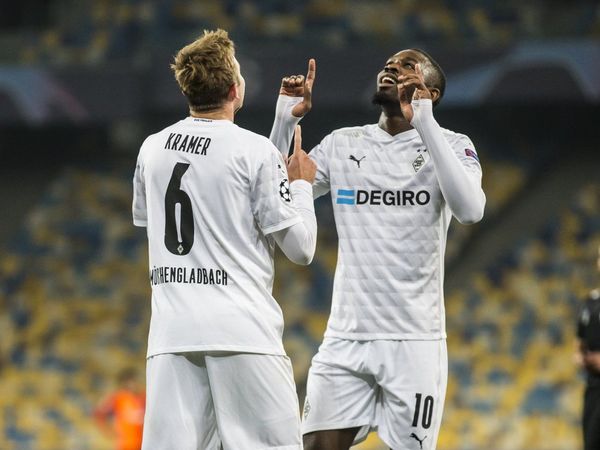 El Gladbach pasa la apisonadora liderado por Plea