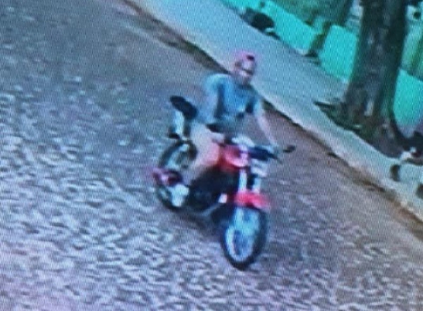 Motociclista manoseó a una joven que iba en bicicleta - Noticiero Paraguay