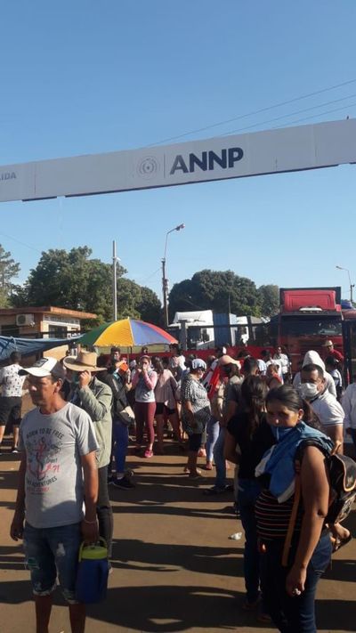 Conflicto entre “paseros” por kits de alimentos - Nacionales - ABC Color