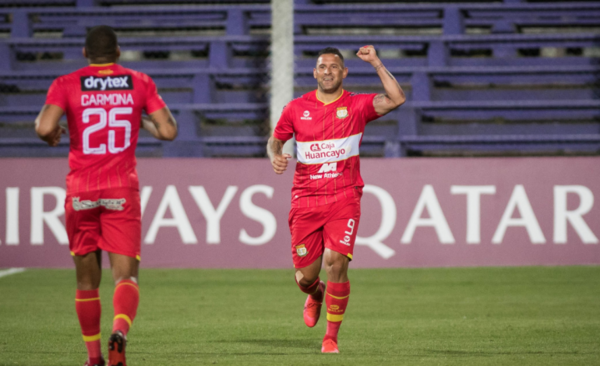 HOY / En tres minutos, Neumann marca y le da el pase a Octavos de Final a Huancayo