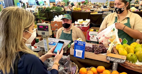 La Nación / Se expande el método de pago con códigos QR en el mercado