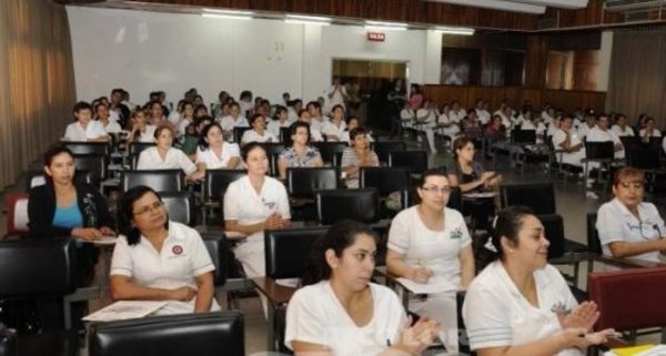 Enfermeras esperan reglamentación de la Ley de la carrera profesional en el plazo de 90 días