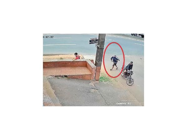 Detienen a presunto motochorro que asaltaba armado con un machete