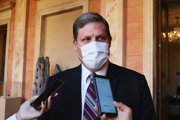 HOY / Titular de Essap y proveedor del Estado a la vez, denuncian a Chase