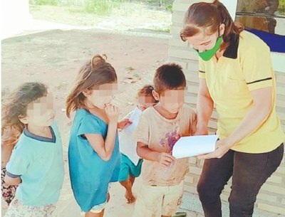 Crónica / MAESTRA ¡MBARETE!: “Hago de ‘celular’ para mis alumnos”