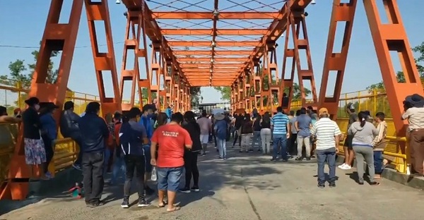 Pobladores cortan ruta y  piden la apertura de la frontera con Argentina
