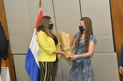 La Cámara de Diputados entregó el premio #HambreCeroParaguay 2020 al Grupo Kress | Lambaré Informativo