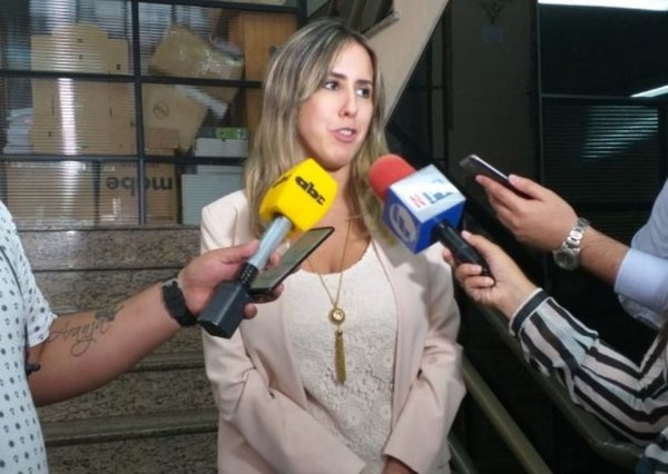 Fiscala justifica exclusión de grabación en el juicio de audios filtrados del JEM · Radio Monumental 1080 AM